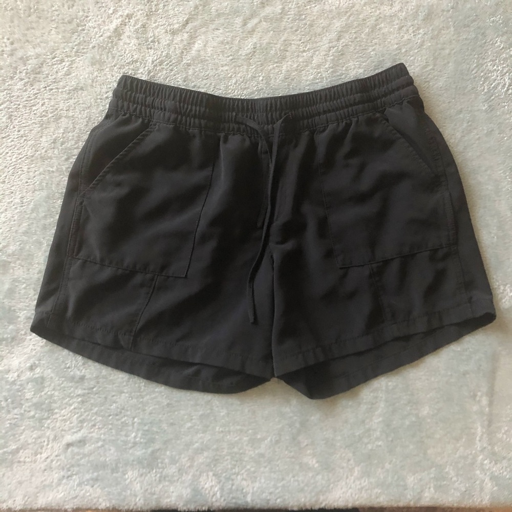 Casual Athletic Shorts - L